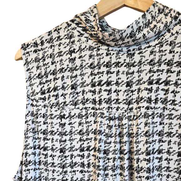 Lane Bryant Women's Geometric Sleeveless Blouse Black White Size 22 / 24 - Picture 3 of 6